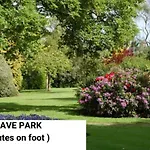 Level 10 Views 2Br With Private Balcony & Parking