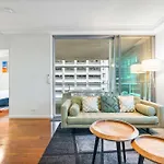 Central 2 Bed 2 Bath Parking