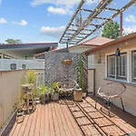Gladstone Highgate Hill * Brisbane