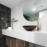 Stylish 2Br Cityside Apt With Pool, Gym And Parking