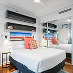 Central 2 Bed 2 Bath Parking