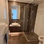 Skyrise Upper Floor Infinite Pool Brisbane