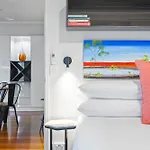 Apartment 2 Bed 2 Bath Parking *