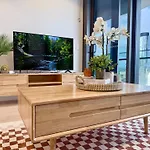 1br Premium In Qwr - Level 22 Privately Managed Apartment *