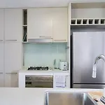 Bulimba Solace - Poolside Living By River Brisbane
