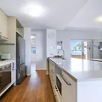 Bulimba Solace - Poolside Living By River Apartment Brisbane