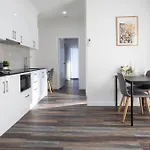 Spacious 1Br Stay In Oxley With Free Parking