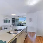 Apartment Bulimba Solace - Poolside Living By River