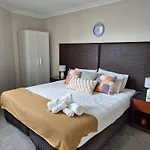 Pool & Gym & Parking * Brisbane
