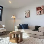 Luxe 2Br With Rooftop Pool And Cbd View