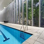 Bright 1-bed Retreat In Charlotte Towers Apartment *