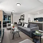 Apartment Dusk A Luxury 2bed 2bath Cbd Sky With Pool Parking And *