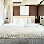 Direct Story Bridge Views - Sleeps 6 - Parking - * Brisbane