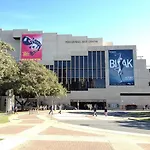 Affordable Entire Unit Walk To South Bank Cbd