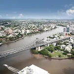 Dreamy Skyline Views-Pool Sauna Gym-Meriton Soleil