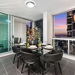 Dusk A Luxury 2bed 2bath Cbd Sky With Pool Parking And Brisbane