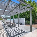 Apartment Bulimba Solace - Poolside Living By River
