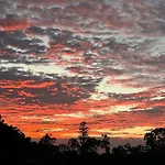 Stylish, Spacious Retreat With Plunge Pool - Casa Cranbrook