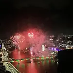 Modem Two Bedroom Apartment In Brisbane Inner Cbd