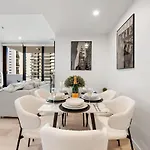 Cs - Gorgeous Views 2br W Parking, Pool & Gym * Brisbane