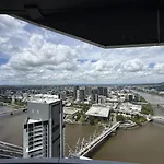 Modem Two Bedroom Apartment In Brisbane Inner Cbd