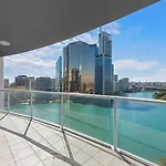 Apartment Direct Story Bridge Views - Sleeps 6 - Parking - Brisbane