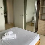 Modem Two Bedroom Apartment In Brisbane Inner Cbd