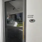 Luxury Riverfront Level 38 Queen's Wharf Tower