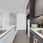 Elegant Urban Hideaway - Private Luxury Residential Apartment, Walk To South Bank & Free Carpark Brisbane