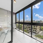 Elegant Urban Hideaway - Private Luxury Residential Apartment, Walk To South Bank & Free Carpark * Brisbane
