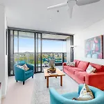 A Gallery In The Sky! Balcony, Pool And Parking At Skytower Level 33 Best Views In Brisbane!