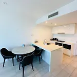 Stylish Newstead With Pool, Gym & Parking Apartment