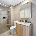 Sinclair - Free Secure Parking Apartment
