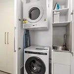 Sinclair - Free Secure Parking Apartment Brisbane