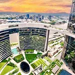 Luxury Riverfront Level 38 Queen's Wharf Tower
