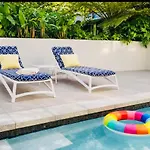 Apartment Stylish Newstead With Pool, Gym & Parking