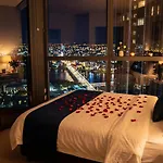 Luxury Riverfront Level 38 Queen's Wharf Tower