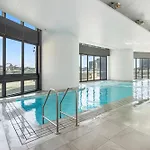 Cbd Luxury River View 1bed The One Apartment