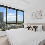 Southbank Apt King And Sofa Bed With Free Parking