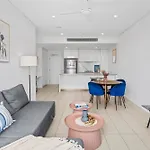 Southbank King And Sofa Bed With Free Parking Apartment Brisbane