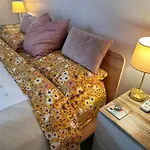 Large And Stylish Townhouse In Chic Area