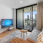 3-Bed City View Apt With Free Parking