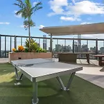 3-bed View With Free Parking Apartment *