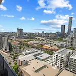 3-bed View With Free Parking