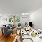 Holiday home Stylish Mid Century Close To Cbd *