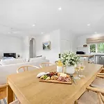 4 Bed Queenslander Views Walk To Suncorp Deck + Parking Brisbane