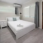 4 Bedroom With Private Cinema, Pool 2Parking
