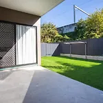 1Br Unit Private Bathroom Kitchen And Living Area