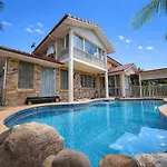 Spacious 5Br Family Home With Pool In Robertson