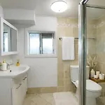 Holiday home Self-contained I Near Westfield Chermside